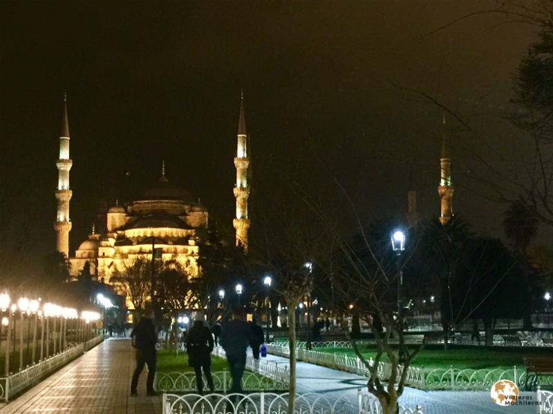 La mezquita azul de noche, estambul